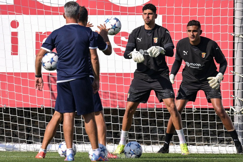 站在世界舞 站在世界舞